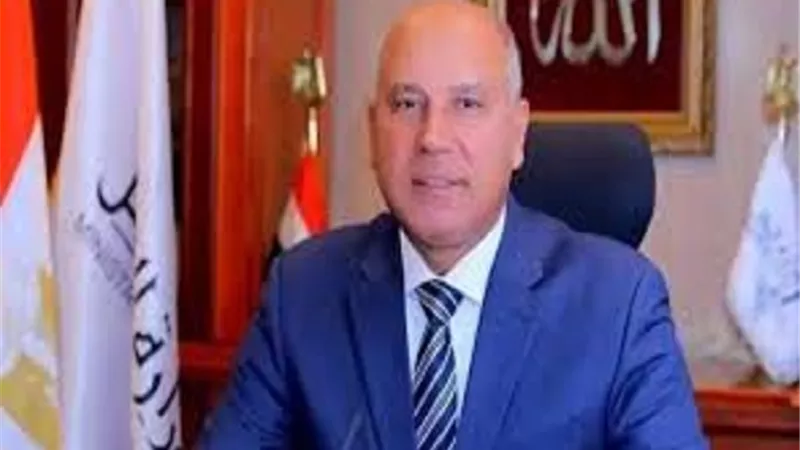 وزير النقل يتابع انتظام العمل وتقديم خدمات مميزة للمواطنين