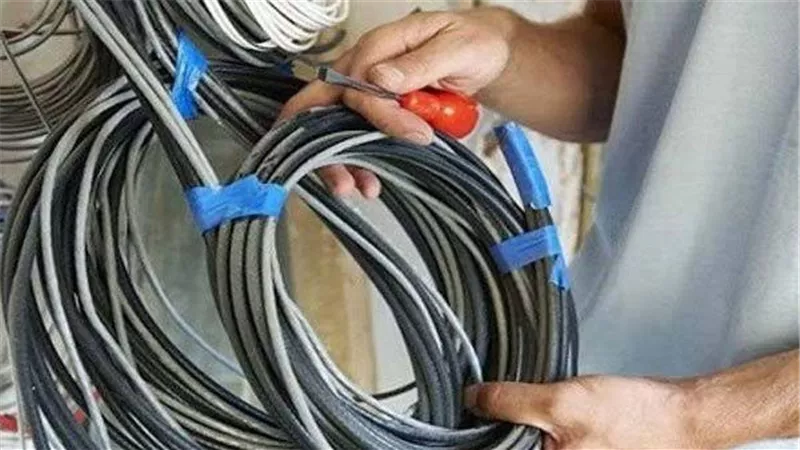 الأمن يكشف حقيقة سرقة الأسلاك الكهربائية الخاصة بأعمدة الإنارة بمنطقة ألماظة فى القاهرة