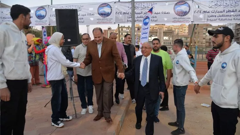 مستقبل وطن أسيوط يوزع 