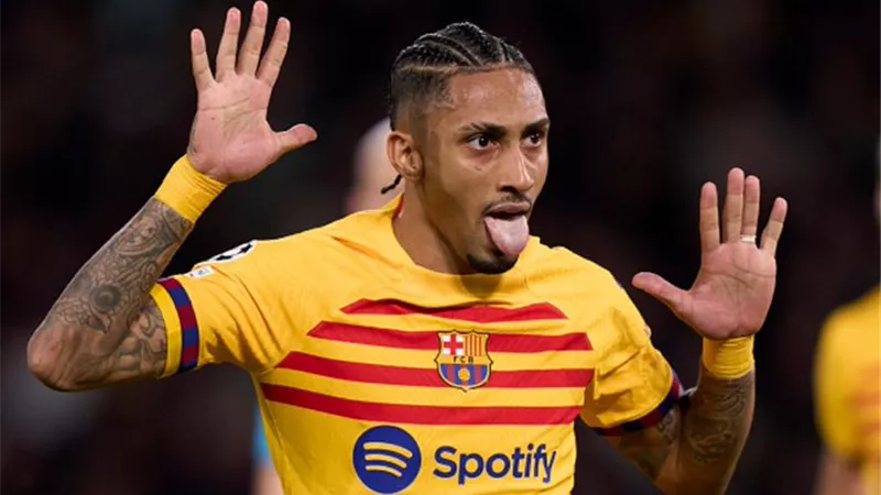 رافينها أفضل لاعب في مباراة برشلونة وباريس سان جيرمان
