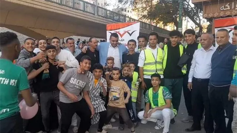 المصريين الأحرار بأسيوط يواصل توزيع الهدايا احتفالا بعيد الفطر