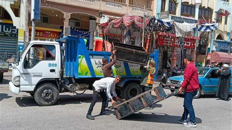 مدينة دمياط الجديدة تشن حملة مكثفة لإزالة الإشغالات خلال العيد