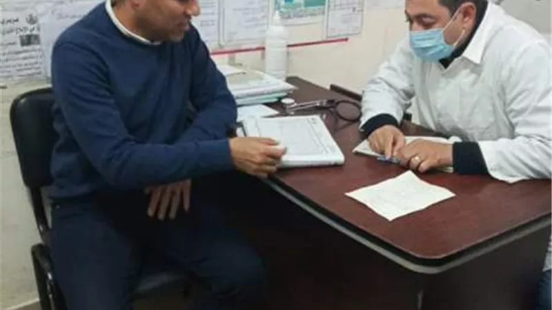 وكيل الصحة بدمياط يزور المرضى الفلسطينين بالحميات
