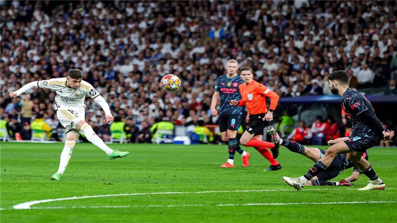 ثنائي برشلونة ونجم الريال بالتشكيل المثالي لربع نهائي أوروبا