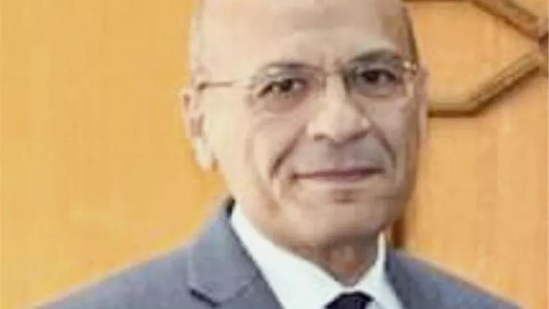 إصلاح وتوصيل صابع إبهام لمريض بعد بتره كليا بجامعة القناة