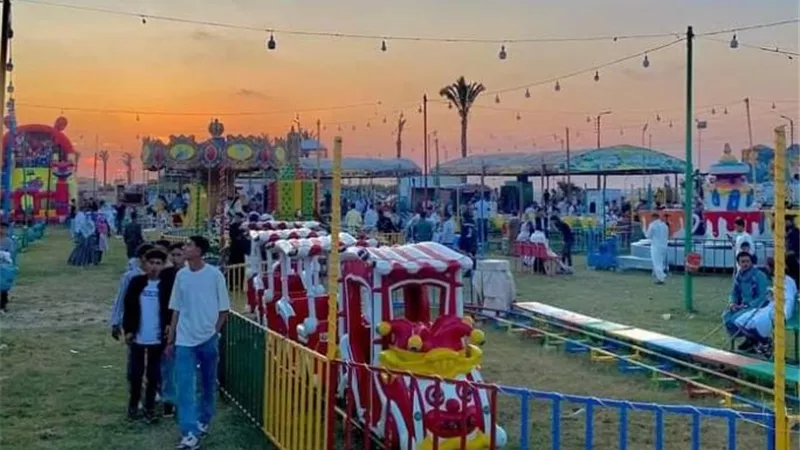 توافد آلاف المصطافين على مدينة مصيف بلطيم