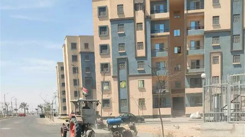 جهاز حدائق العاصمة يشن حملة نظافة مكبرة على أحياء المدينة.. صور
