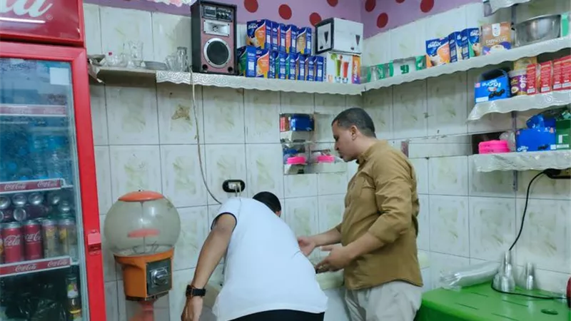 مراقبة الأغذية بصحة اسيوط :غلق 6 منشآت غذائية وإعدام 250 كيلو