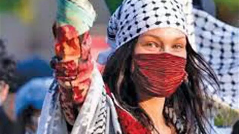 بيلا حديد.. تدعم الفلسطينين من جديد
