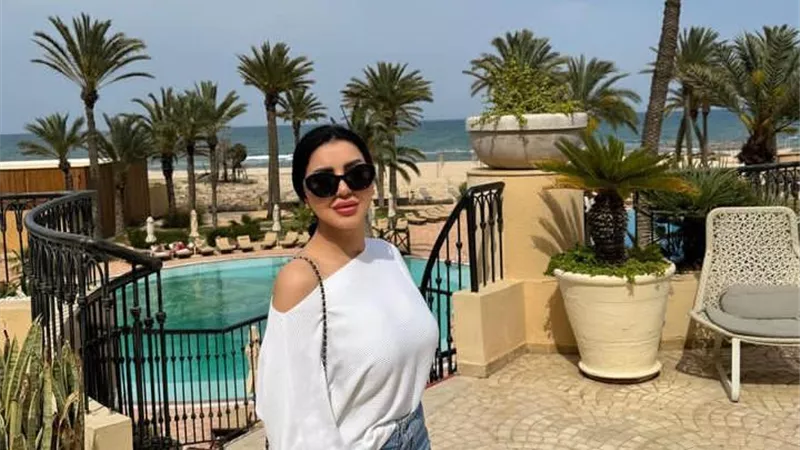 بكلمات رقيقة .. إيناس النجار تلفت الأنظار بإطلالة مبهجة.. صور