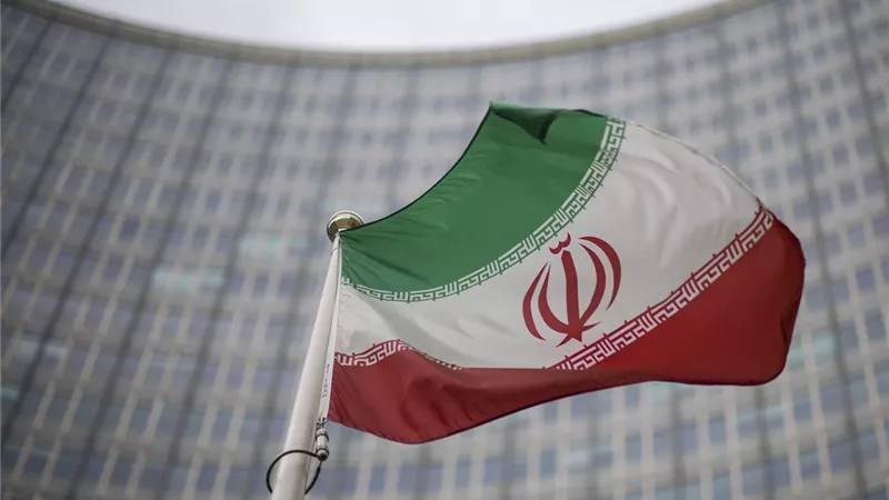 الخارجية الإيرانية تستدعي سفراء الدول الأوروبية.. وتؤكد حق طهران في الدفاع عن نفسها