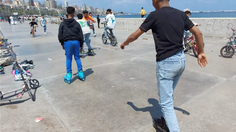 السكيت شوز موضة فى الثغر