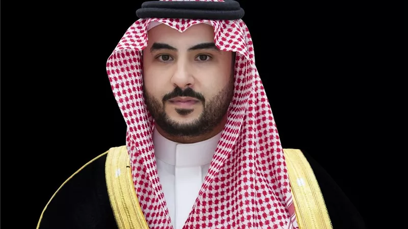 وزير الدفاع السعودي يبحث تطورات المنطقة مع نظيره الأمريكي