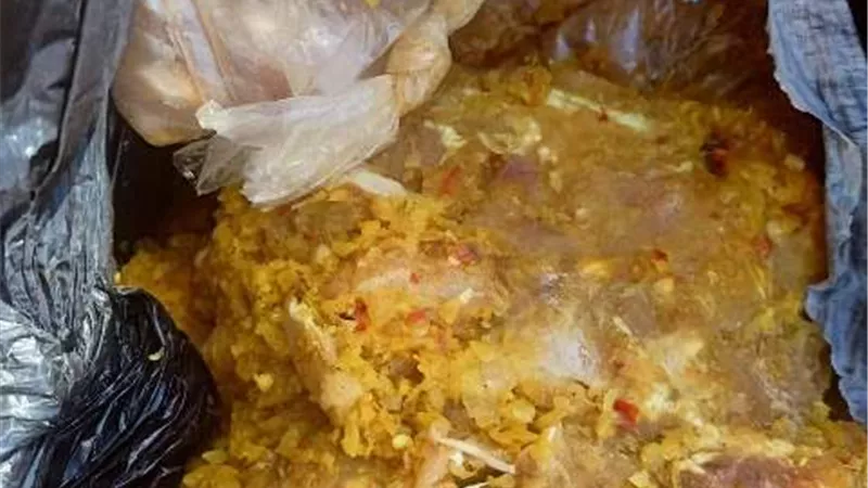 ضبط أغذية غير صالحة للإستهلاك الآدمي بأسواق دمياط