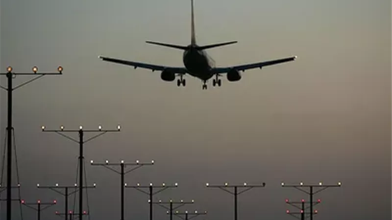 تحذير أوروبي بشأن الطيران في المجالين الجويين الإيراني والإسرائيلي