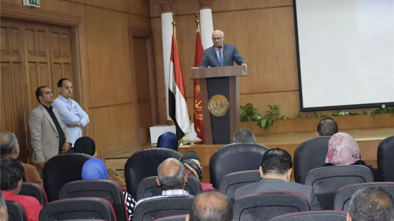 قطار التطوير والتنمية يصل لأكبر سوق عشوائي ببورسعيد