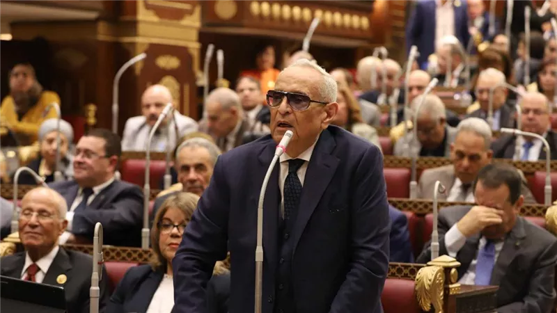الشيوخ يناقش التحديات التي تواجه منظومة التأمين الصحي الشامل