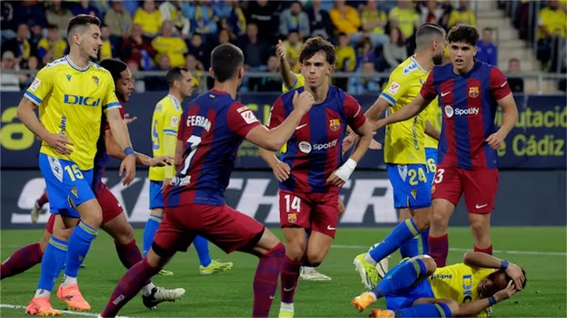 شاهد ملخص وهدف فوز برشلونة علي قادش في الدوري الإسباني
