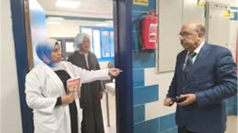 وكيل الصحة بأسيوط يفاجئ ديوان المديرية