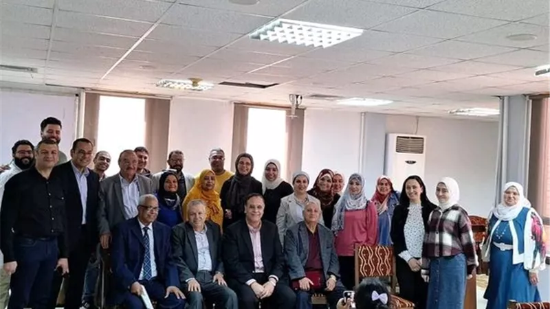 طب القناة يُكرم أساتذة ومؤسسي قسم الباطنة العامة