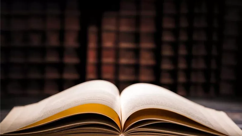 كتاب يعاد إلى المكتبة بعد 105 أعوام على استعارته