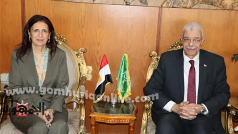 رئيس جامعة المنوفية يبحث التعاون مع فولبرايت الأمريكية