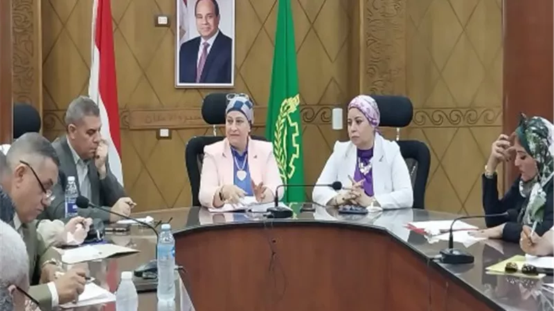 مدير تعليم القليوبية تناقش تنظيم المراجعة النهائية للشهادتين الإعدادية والثانوية