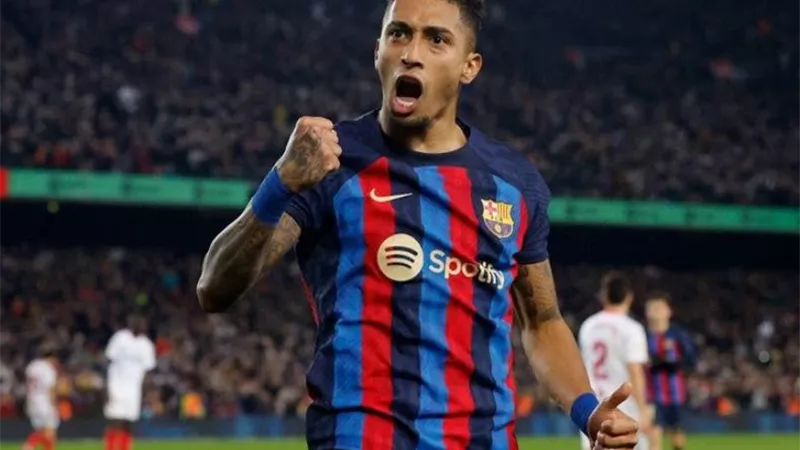 شاهد.. رافينيا يتقدم بالهدف الأول لـ برشلونة في شباك باريس سان جيرمان
