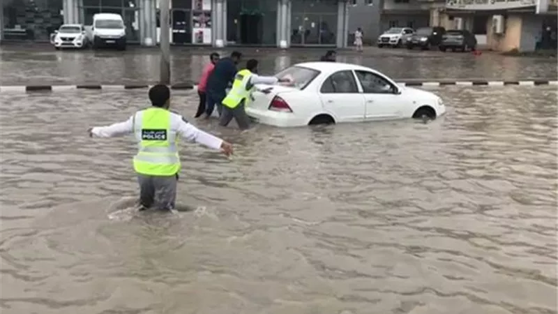 الإمارات تشهد أكبر كميات أمطار خلال 75 عاما