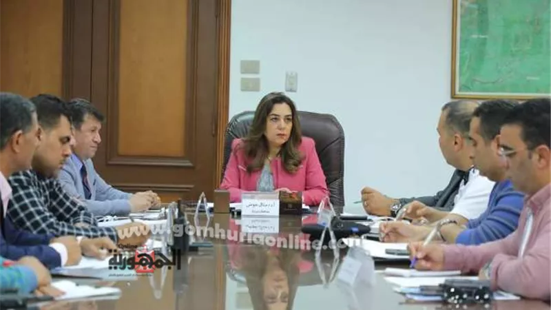 محافظ دمياط تناقش إستعدادات رأس البر لإستقبال شم النسيم