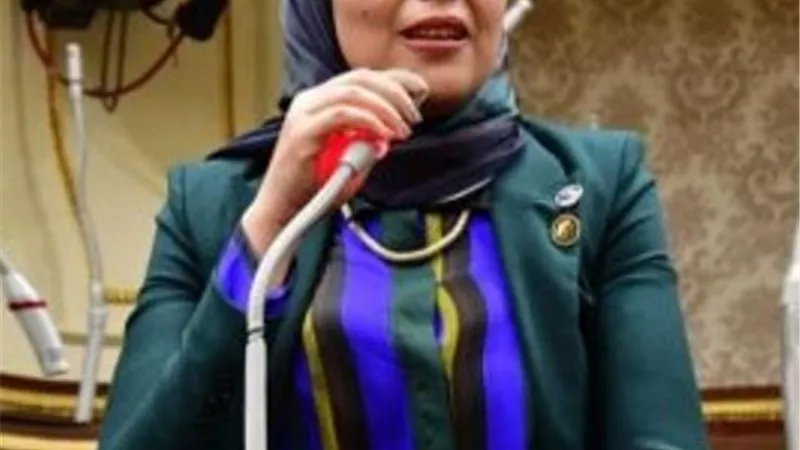 سارة النحاس تتساءل: أين بدل الصيادلة..؟!!