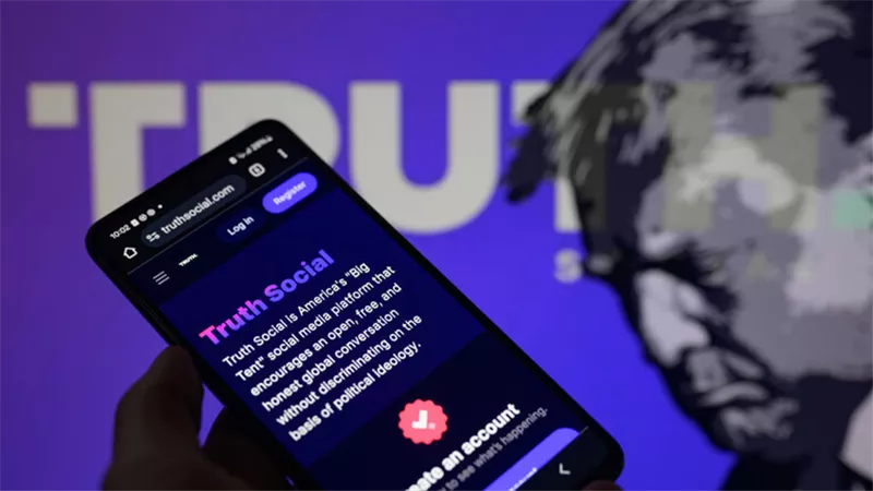 تراجع قيمة أسهم منصة تروث سوشيال التي يملكها ترامب ..لهذا السبب