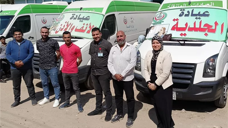 علاج 2691 مواطنا مجانا بقافلة طبية بقرية بالشرقية