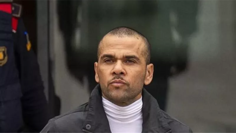 أول ظهور لألفيش مع زوجته بعد خروجه من السجن