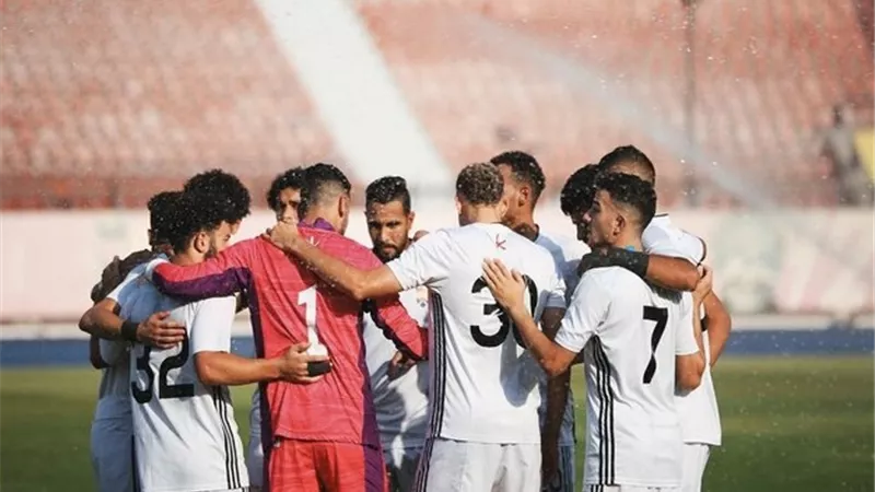 فرانك إيتوجا يقود هجوم الجونة أمام سموحة بالدوري