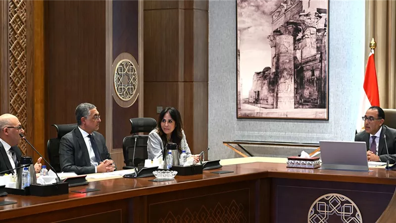 رئيس الوزراء: دعم كامل لتوسعات المُجمع الصناعى لشركة 