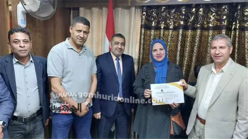 مدير تعليم دمياط يكرم مدراء ووكلاء المدارس المتميزين