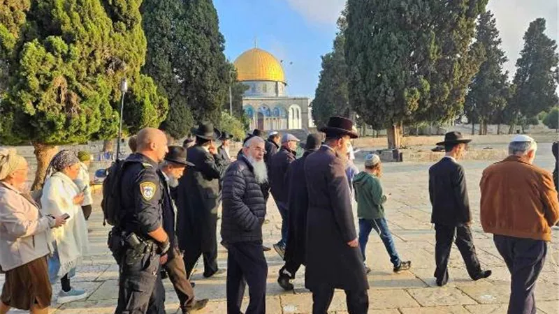 مُستوطنون يقتحمون الأقصي..والتحرير الفلسطينية ترفض قرار بن جفير