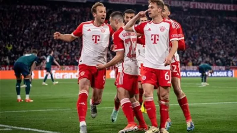 بايرن ميونيخ يتحدي الريال والباريسي أمام بوروسيا دورتموند,