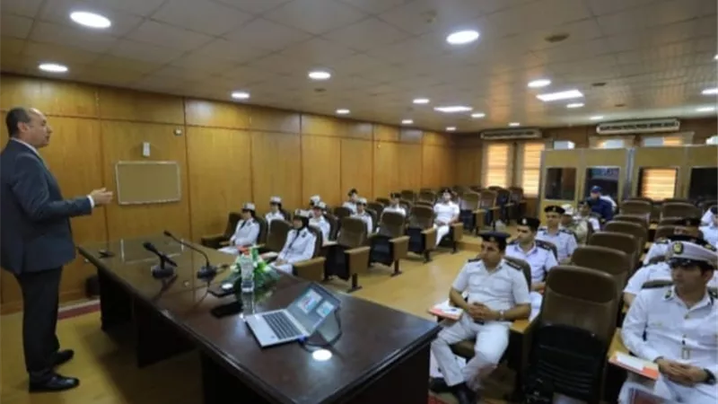 أكاديمية الشرطة تنظم دورتين تدريبيتين في التعريف بالصليب الأحمر