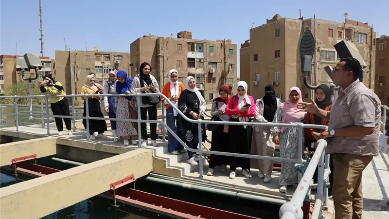 طلاب كلية الطب البشري فى زياره لمحطة مياه الشرب ببني سويف