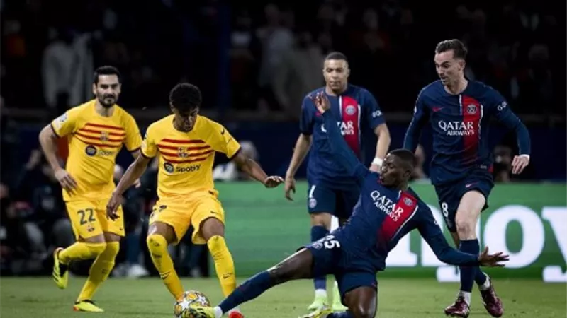 عقوبات بالجملة ضد برشلونة بسبب الشغب والعنصرية أمام باريس سان جيرمان