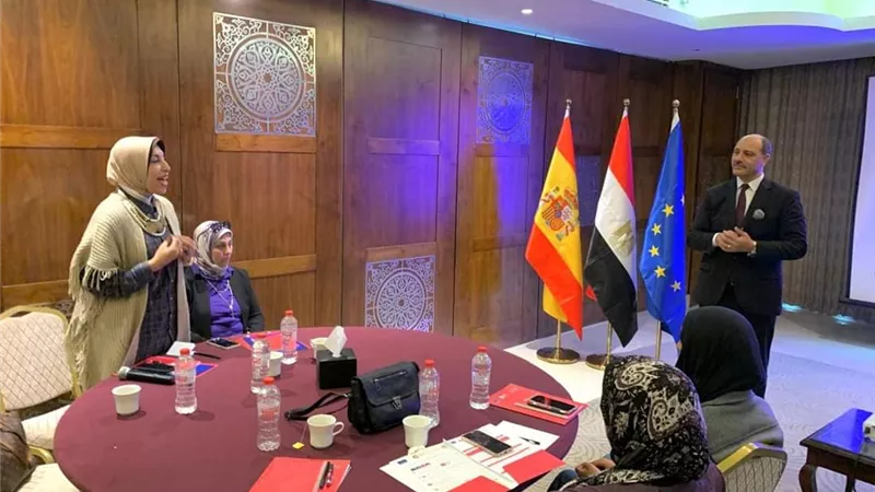 التوعيه بمخاطر الهجره غير الشرعيه فى ورشة عمل بتعليم الاسكندريه