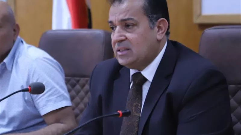 رئيس جامعة جنوب الوادي يبحث النظام المعلوماتي للكنترولات