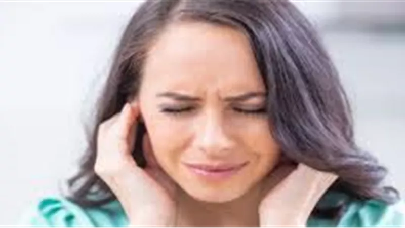 لماذا يحدث طنين الأذن المفاجئ؟.. وكيف تتخلص منه؟