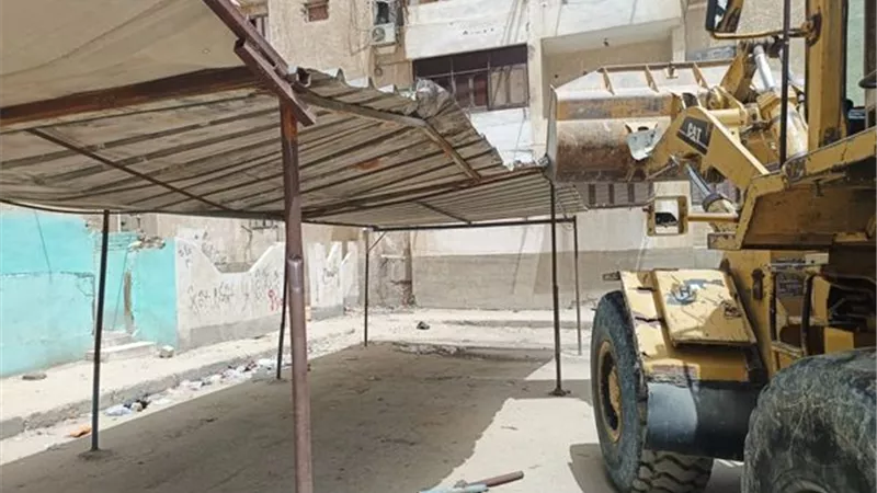 إزالة الإشغالات والتعديات في حي ثالث الإسماعيلية