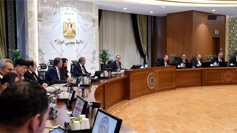 رئيس الوزراء: سنتعامل بالقانون مع أي تجاوز أو مخالفة للأسعار