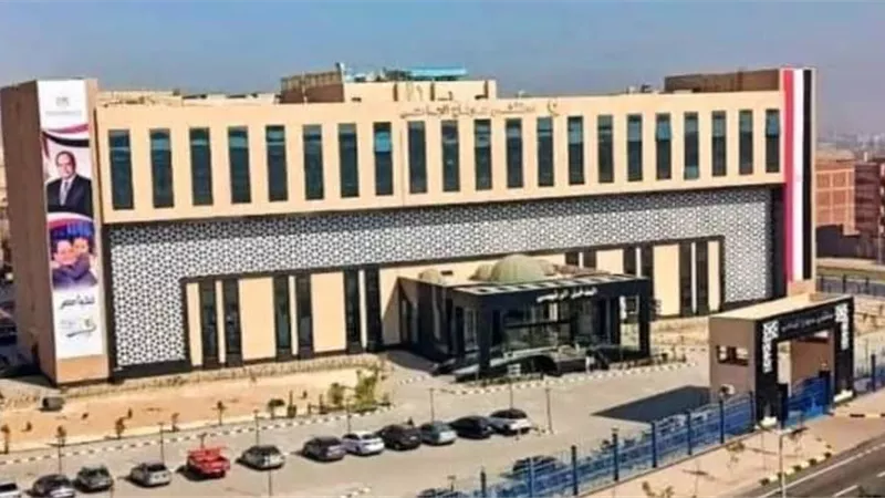 مستشفى سوهاج الجامعى يستقبل١٢ مصاب اثر حادث مروري