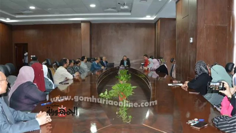 رئيس جامعة دمياط يفتتح أولى ندوات وحدة حقوق الإنسان