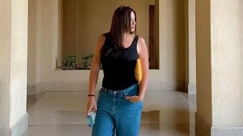 ياسمين عبدالعزيز تخطف القلوب فى أحدث إطلالتها